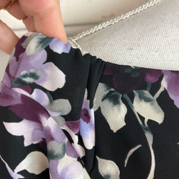 WHBM BNWT elegant purple floral print lined blouse w/ flutter sleeves - Picture 5 of 11